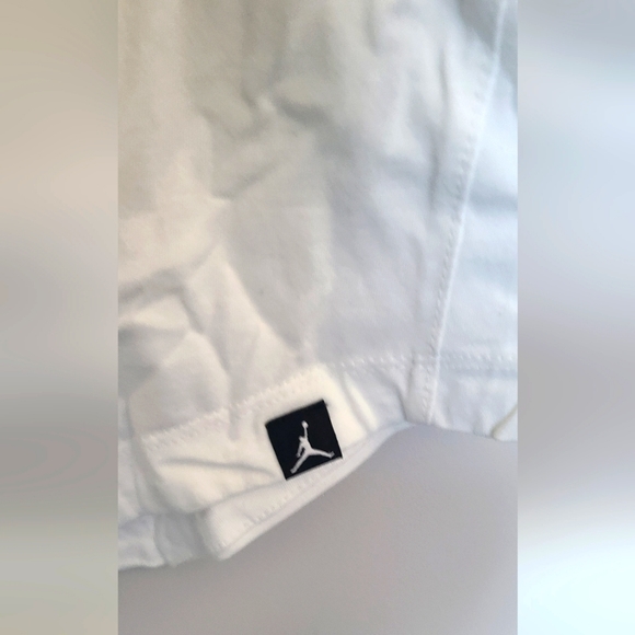 NEW Jordan White Jumpman T-Shirt - Picture 2 of 4